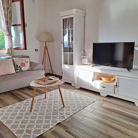 Banjo Rustic House Lake View เวียร์ปาซาร์ ภายนอก รูปภาพ