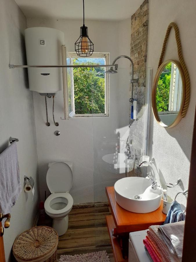 Banjo Rustic House Lake View เวียร์ปาซาร์ ภายนอก รูปภาพ