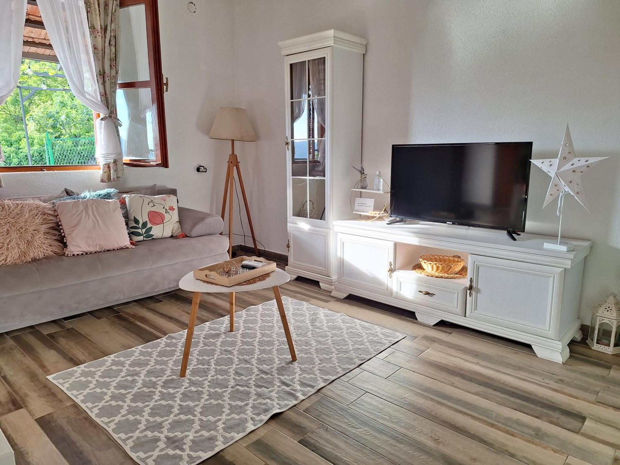 Banjo Rustic House Lake View เวียร์ปาซาร์ ภายนอก รูปภาพ